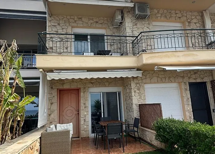 Petro's House * نيكيتي